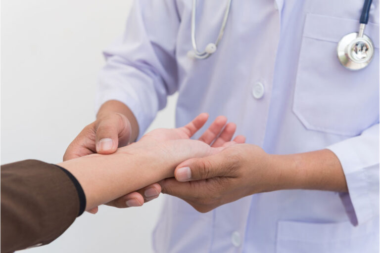 Chirurgia della mano a Monza: soluzioni specialistiche con Medical Life di Muggiò
